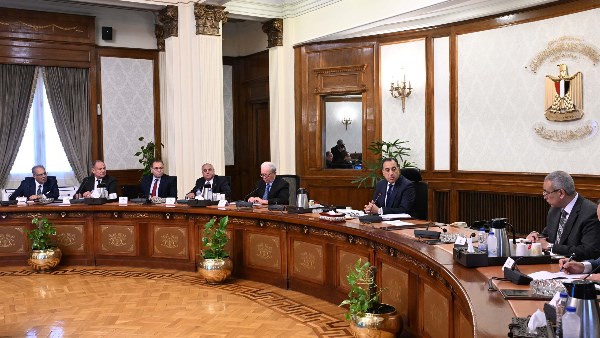 رئيس الوزراء يتابع مشروعات تطوير الغزل والنسيج في مصر