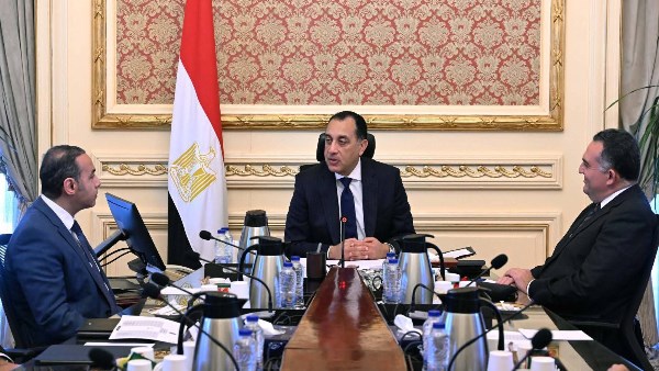 رئيس الوزراء يوجه بتعزيز سوق المال وتسجيل الشركات الحكومية في البورصة