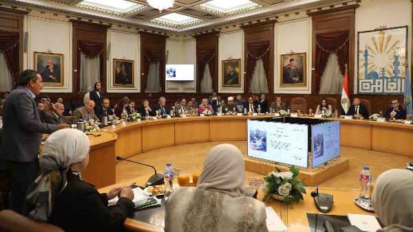 رئيس جامعة العاصمة يشارك في مؤتمر المشروعات الخضراء ويؤكد دعم التحول للاقتصاد الأخضر