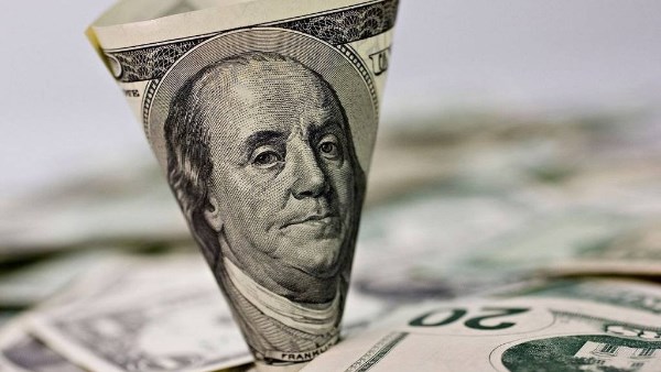 سعر الدولار اليوم يصل إلى 52.6 جنيه