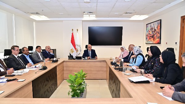 «سويلم» يلتقي نواب البرلمان لبحث تطوير منظومة الري وحل مشكلات المواطنين