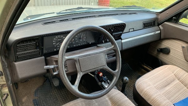 سيارة سيدان جديدة بسعر 50 ألف جنيه للسفر والراحة