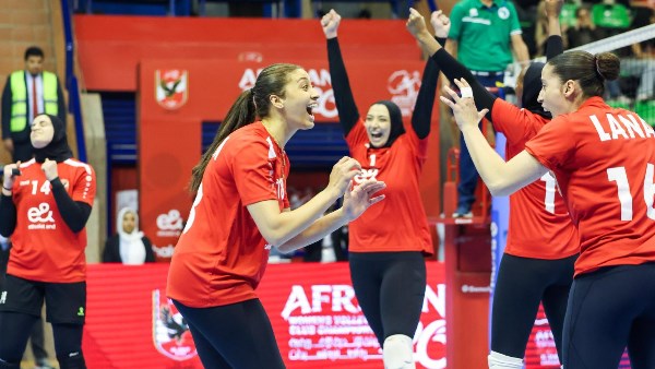 سيدات طائرة الأهلي تتوج ببطولة إفريقيا بعد الفوز على البنك الكيني