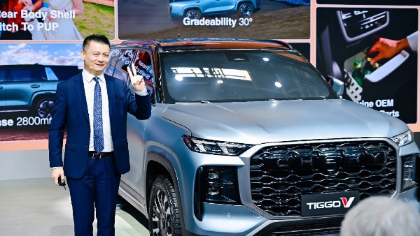 شيري تيجو V العائلية تبرز في معرض بكين 2026