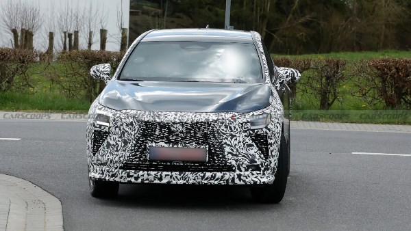 صور مسربة تظهر التعديلات الجديدة على لكزس NX