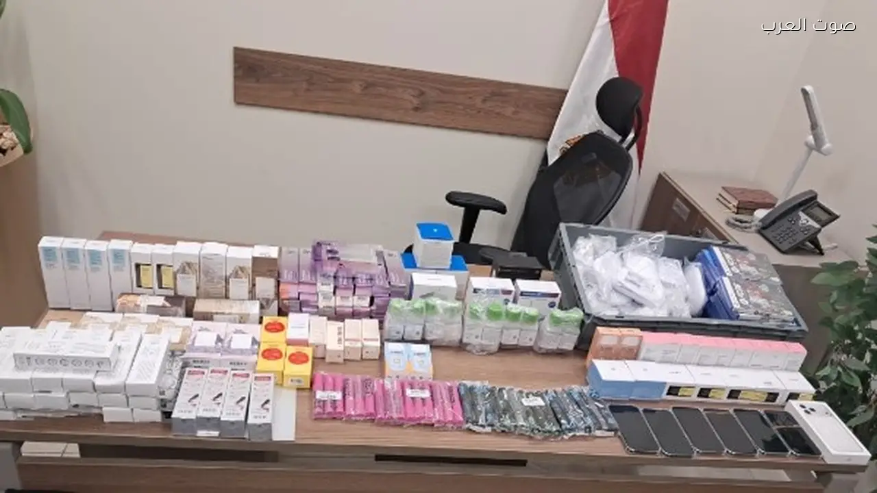 ضبط محاولة تهريب سوائل طلاء ومعدات إلكترونية بمطار الإسكندرية