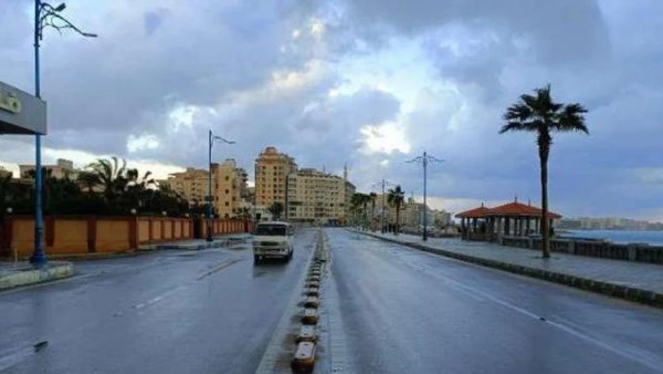 طقس 5 أيام: انخفاض الحرارة وأمطار رعدية مع نشاط الرياح