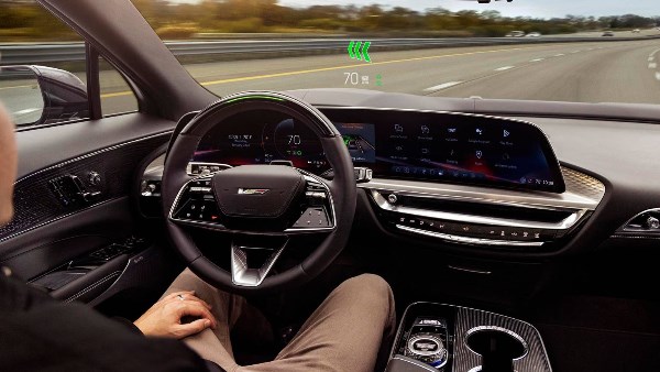 عيب في نظام “سوبر كروز” من جنرال موتورز يهدد سلامة السائقين