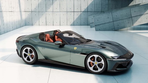 فيراري 12 شيلندري سبايدر بقوة 830 حصانًا