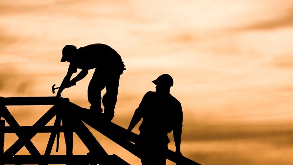 قانون العمل الجديد يحدد تغييرات في الإجازات للحالات الخاصة