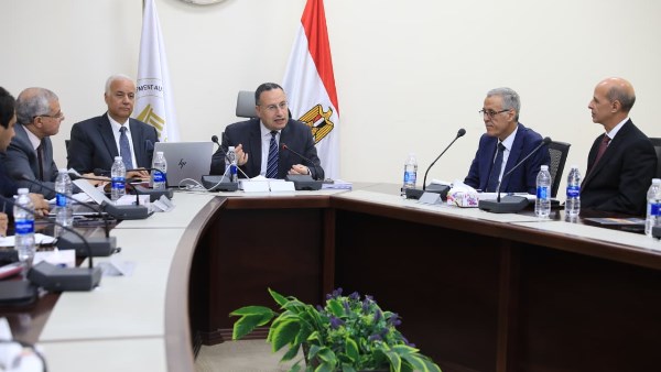 قنصوة يرأس اجتماع هيئة دعم وتطوير الجامعات في الزراعة الاستثمارية