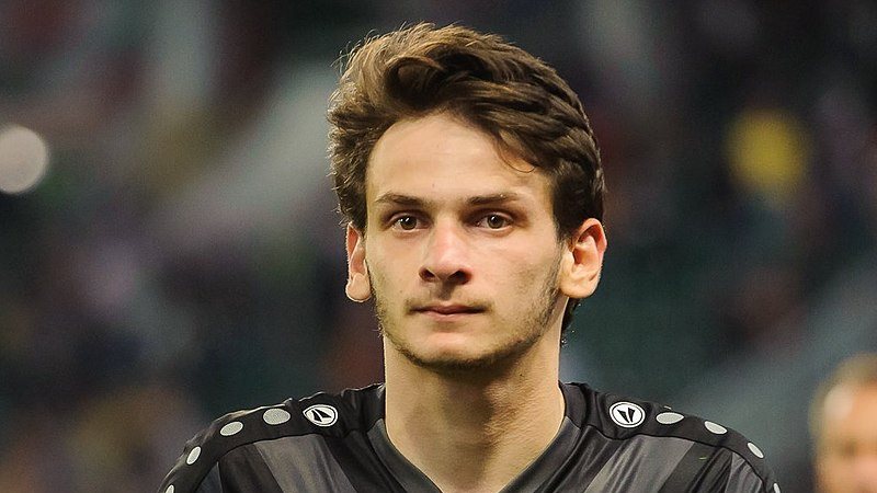 كفاراتسخيليا يؤكد استمراره مع باريس سان جيرمان