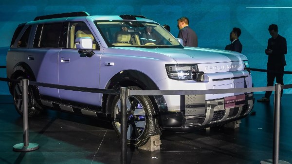 لاندروفر تكشف عن فريلاندر 8 الجديدة للأداء الرياضي