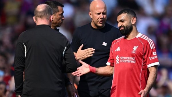محمد صلاح يغيب أربعة أسابيع بسبب الإصابة