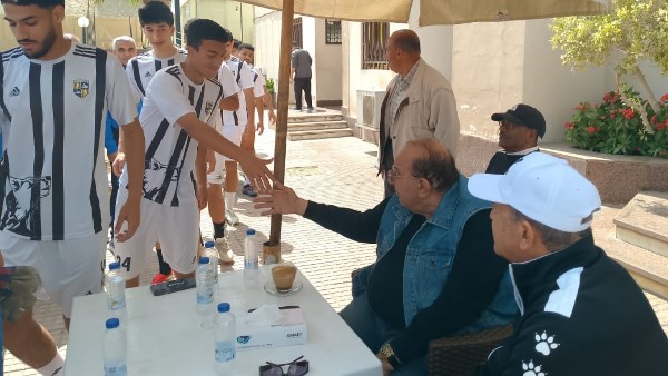 محمد عادل فتحي يشجع لاعبي المقاولون 2007 قبل نهائي الجمهورية