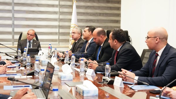 محمد فريد يؤكد دعم الاستثمارات وتهيئة بيئة أعمال تنافسية