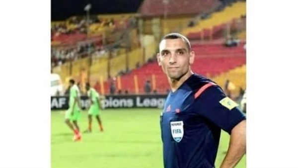 محمود بسيوني يقود مباراة المصري وإنبي في الدوري