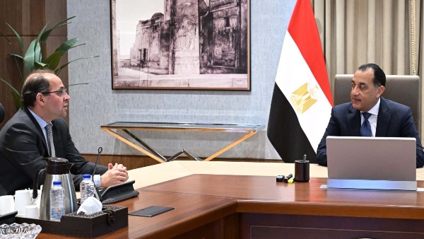 مدبولي ووزير المالية يناقشان نتائج اجتماعات صندوق النقد والبنك الدوليين