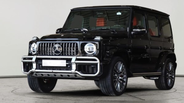 مرسيدس تستدعي 9 آلاف سيارة جي كلاس بسبب عيوب في العجلات