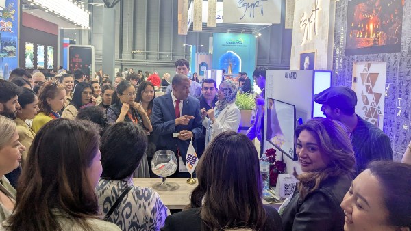 مصر تحصد جائزة أفضل وجهة سياحية في معرض KITF بكازاخستان