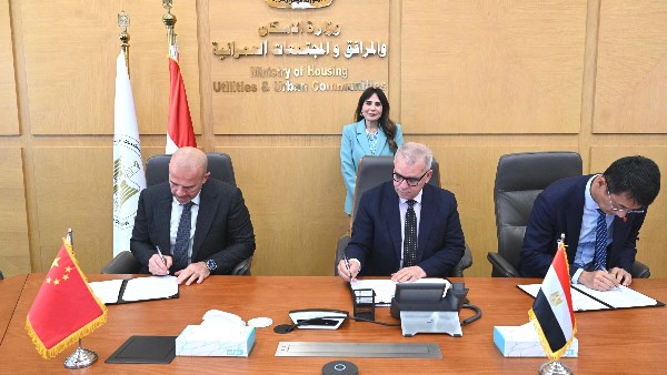 مصر توقع اتفاقًا مع شركات صينية لإنشاء مصنع لتحلية مياه البحر