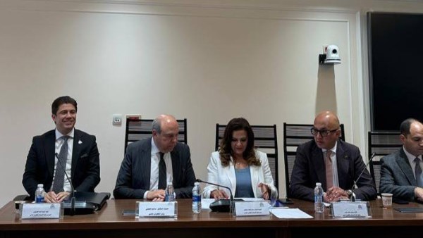 مصر للطيران تنقل 20% من الحركة السياحية الوافدة إلى مصر