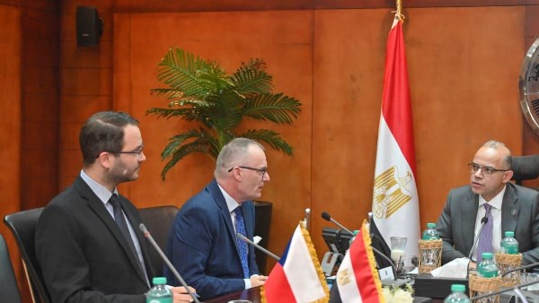 مصر والتشيك تبحثان جذب استثمارات جديدة لتطوير الصناعة والتصدير