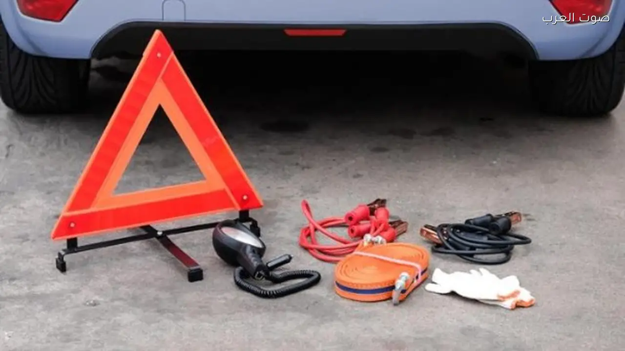 معدات الطوارئ الأساسية في السيارة لضمان سلامتك