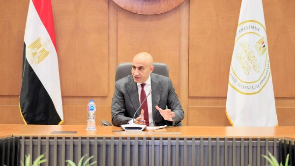 منهج الثقافة المالية لطلاب الثانوية يشرح الاستثمار وريادة الأعمال