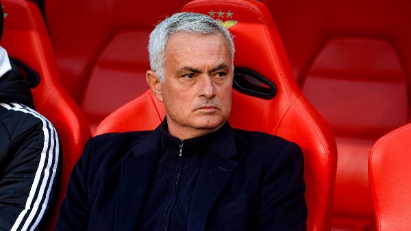 مورينيو يعود للمنافسة مع ريال مدريد في اجتماع مرتقب بمدريد