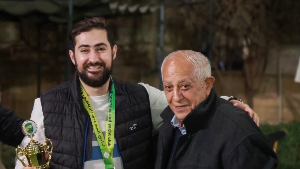 نجل المستكاوي يناشد الله بشفاء المرضى المتألمين