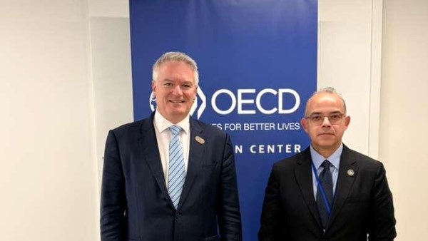 وزير الاستثمار في واشنطن يعزز الشراكة مع منظمة التعاون الاقتصادي