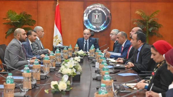 وزير الاستثمار يؤكد دعم الكيانات الصناعية الوطنية وتذليل التحديات