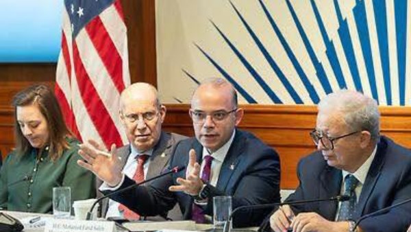 وزير الاستثمار يعلن عن مختبر تنظيمي لتعزيز صادرات الذكاء الاصطناعي