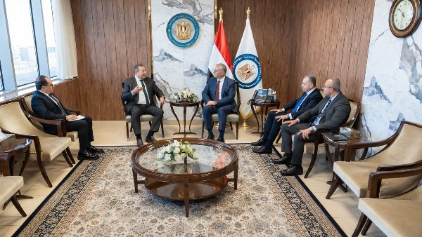 وزير البترول يلتقي رئيس اللجنة الاقتصادية بالبرلمان