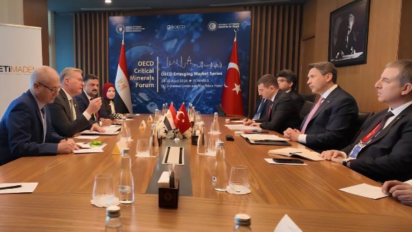 وزير البترول يناقش مع نظيره التركي فرص التعاون في التعدين والطاقة