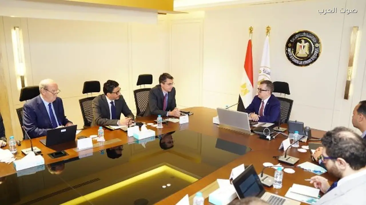 وزير التخطيط يناقش مع البنك الدولي استراتيجية جديدة للاستثمار الأجنبي