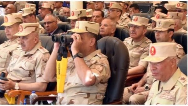 وزير الدفاع يحضر مشروع بدر 2026 التكتيكي بالذخيرة الحية