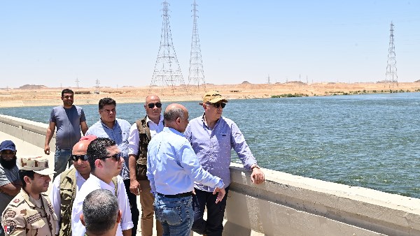 وزير الري يزور مشروع تطوير خور وقناة مفيض توشكى لتعزيز أمان السد العالي
