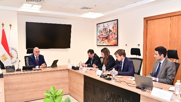 وزير الري يناقش مع سفير فرنسا تعزيز التعاون في إدارة المياه