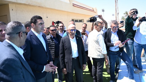 وزير الرياضة ومحافظ شمال سيناء يتفقدان حمام السباحة الأوليمبي