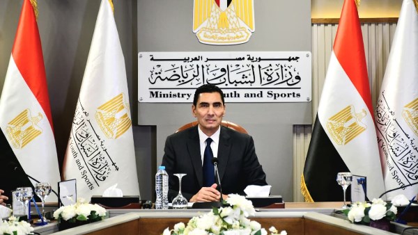 وزير الرياضة يوجه بتوفير الدعم الطبي للسباح محمد ربيع