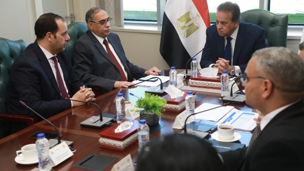 وزير الصحة يبحث مستجدات المشروعات مع رئيس شركة وادي النيل