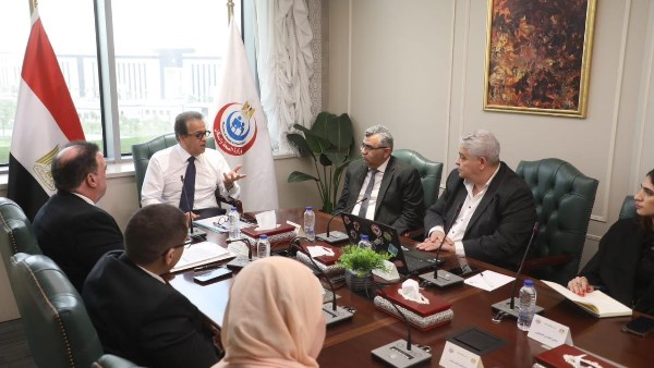 وزير الصحة يستعرض المقترح النهائي للمنصة الرقمية لمتابعة المشروعات القومية