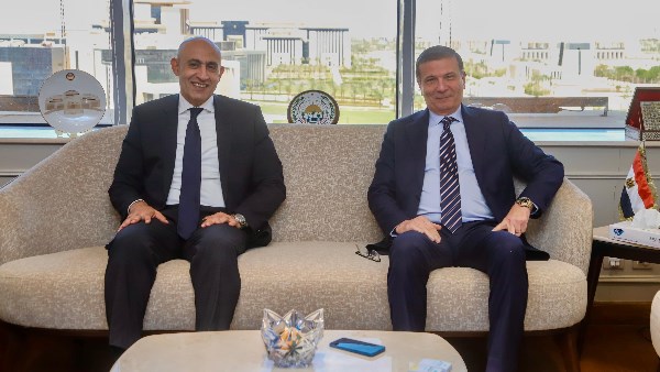 وزيرا الزراعة والتعليم يناقشان تعزيز التعاون في مدارس التكنولوجيا التطبيقية