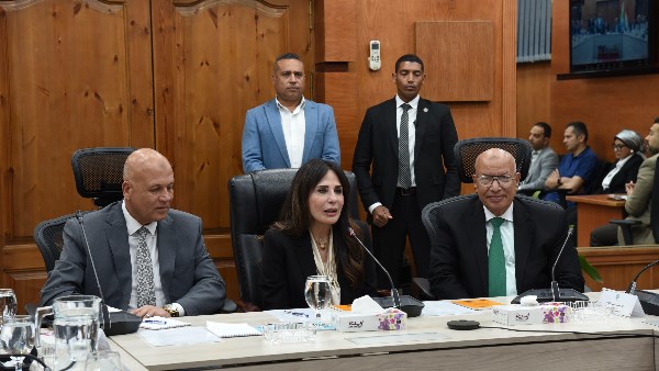 وزيرة الإسكان تؤكد أهمية إنهاء مشروعات حياة كريمة