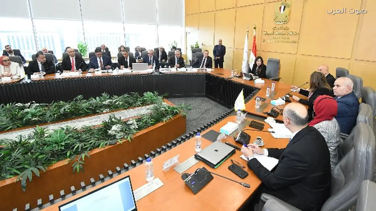 وزيرة الإسكان تراقب مشروعات الإسكان لمحدودي الدخل في المدن الجديدة