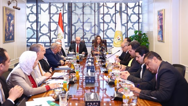 وزيرة التنمية المحلية: بحيرة قارون تحظى بأولوية قصوى لدى الدولة