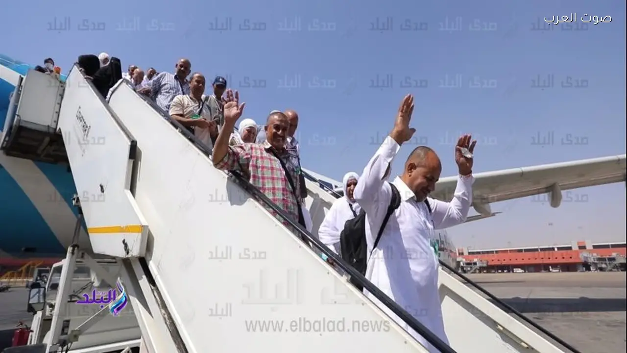أول أفواج حجاج الجمعيات الأهلية يغادرون إلى المدينة المنورة 8 مايو