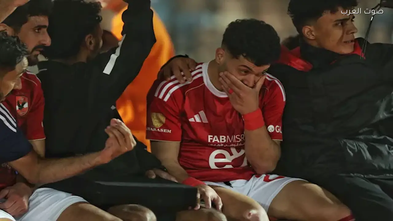 إمام عاشور يغادر مباراة الأهلي وإنبي في الدوري المصري متأثراً بإصابة قوية